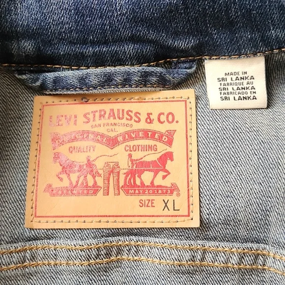Levi's Trucker Style Denim Jacket - Picture 8 of 13